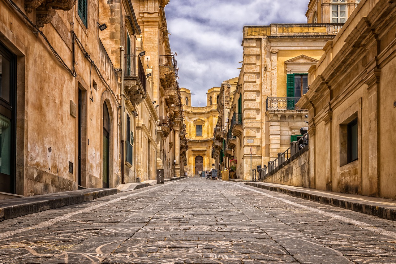street, architecture, city, road, historic center, downtown, sicily, italy, urban, street, street, street, street, stree