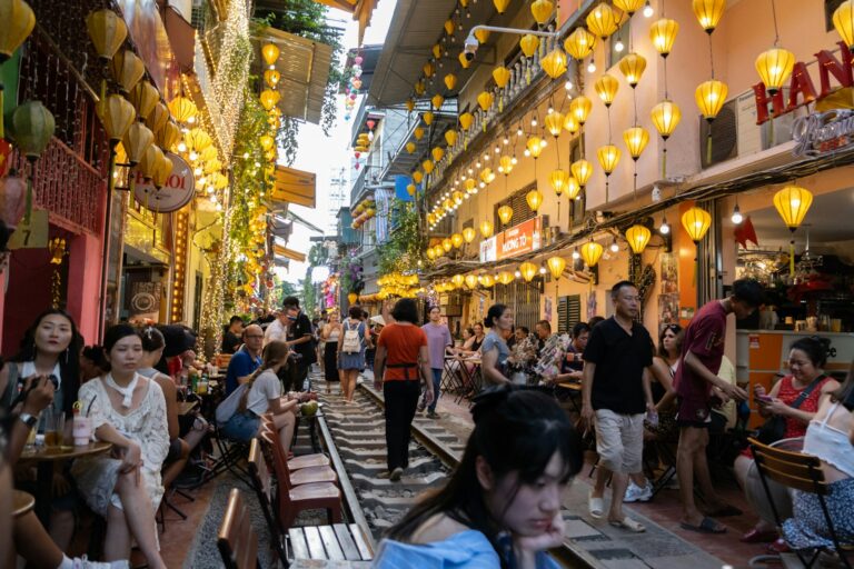 Vietnam Travel Guide: Hanoi, Ha Long Bay, and Ho Chi Minh City