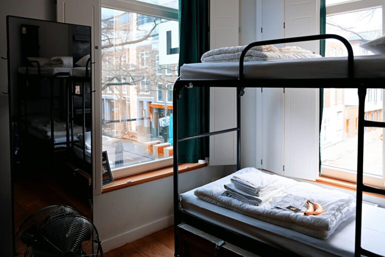 How to Travel Cheap in the US Without Staying in Motels