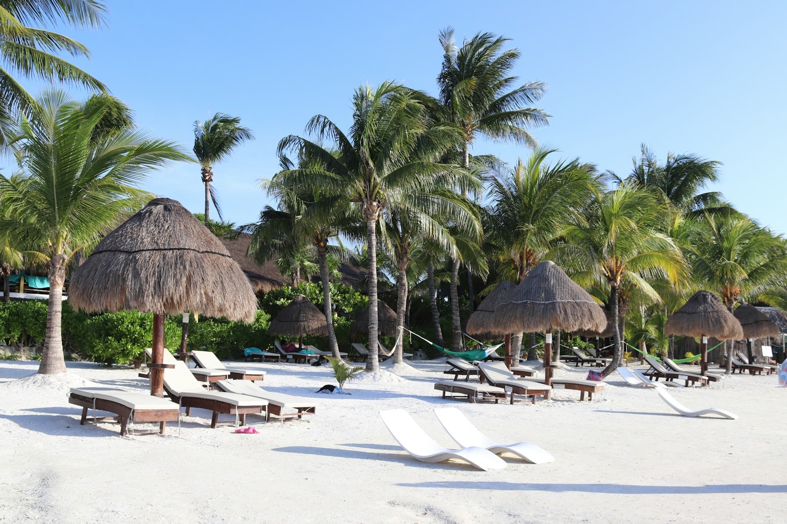 affordable all inclusive resort beach - unsplash