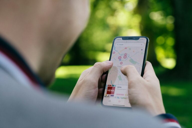 How to Stay Connected While Traveling Abroad: 7 Practical Solutions