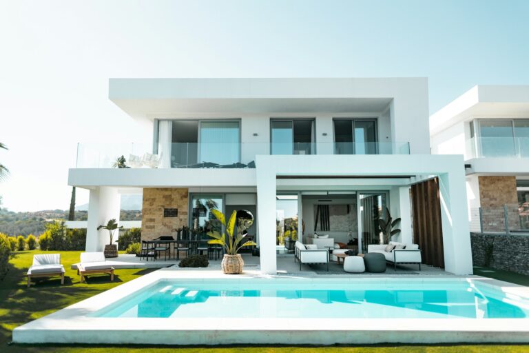 Private Villa vs Luxury Hotel: Which Is Better for Your Next Trip?